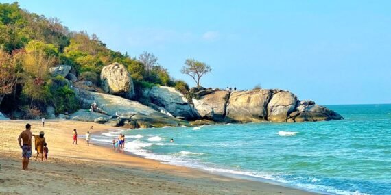 หาดทรายน้อย , หาดในหัวหิน , ที่เที่ยวหัวหิน